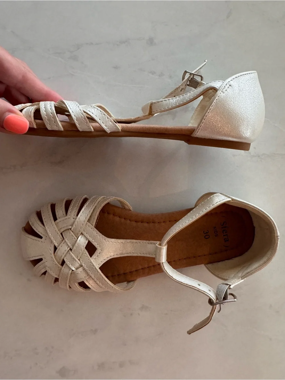 Sfera Girls White Strappy Buckle Ankle Sandals Closed Toe Flat US 12 EU 30